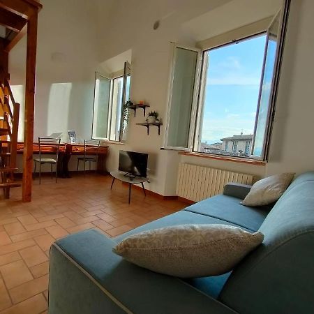 Il Cielo Di Raffaello Apartment อูร์บีโน ภายนอก รูปภาพ